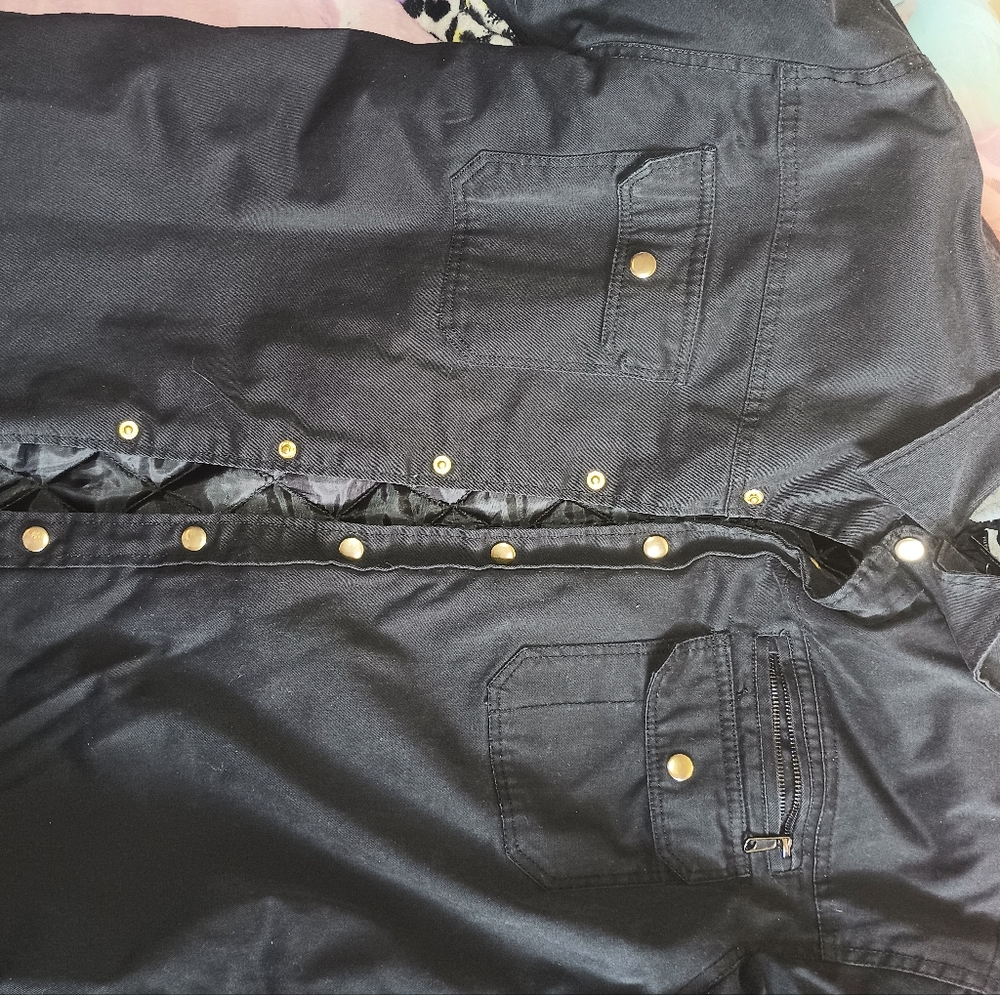 Men used black jacket size Large
